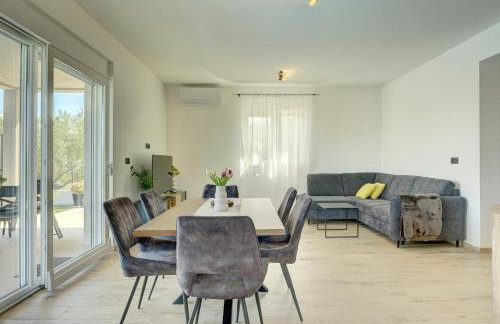 Holiday Home Bonato with pool - Photo 13