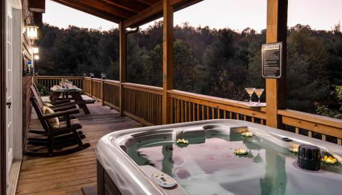 Luxury 5BR Home with Hot Tub Game Room and Epic Views - Foto 3