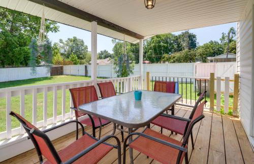 Spacious Yard, Games and Fire Pit Grove Home Rental - Foto 30