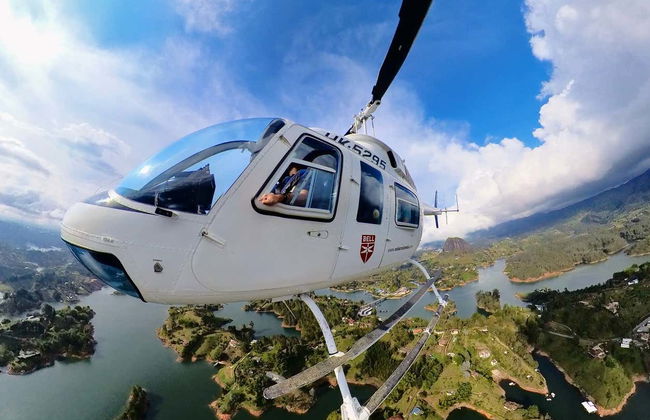 Passeio de helicóptero sobre Guatapé - Foto 1