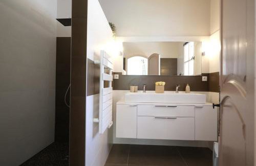 Slpendid villa with heated pool and Jacuzzi for 12 people in Saint-chamas - Foto 22