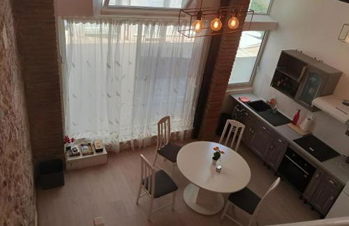 Appt climatisé, 4 à 6 couchages Tarn, Albi, Gaillac, Cordes, Wifi gratuit, boîte à clés, proche commodités et gare routière - Foto 1