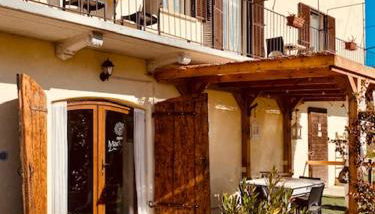 Madama Langa Country House con piscina nelle vigne - Photo 5