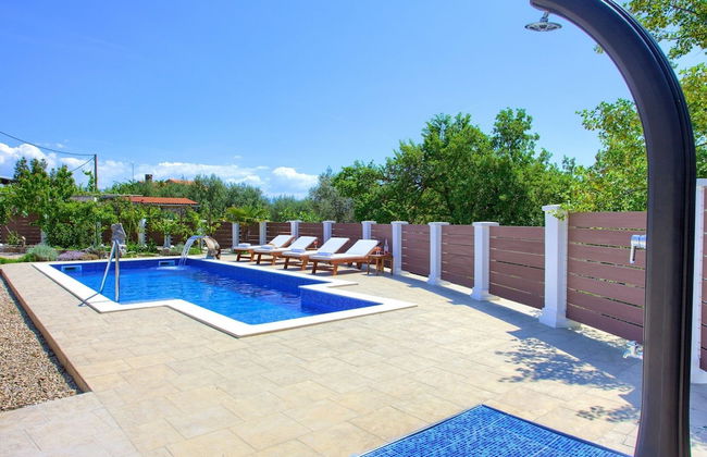 Tranquil Getaway Polje Villa With Pool - Foto 47