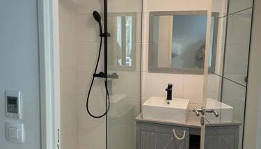 Carry centre au calme - Foto 5, Shower