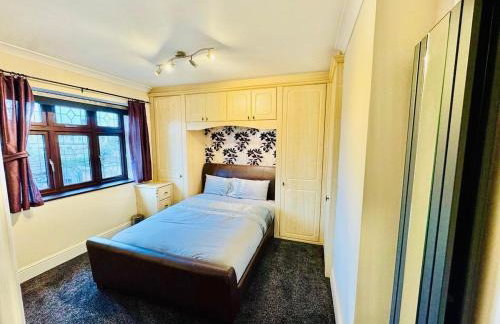 4-Bed Oasis Quiet Culde sac - Foto 10