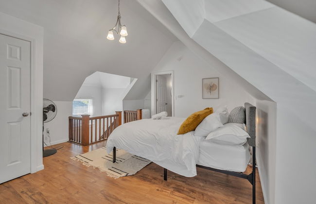 Pet Friendly 5BR Home near Downtown Detroit by RedAwning - Photo 16