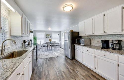 New Blaine Getaway - Walk to Lake Dardanelle! - Foto 7