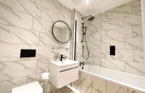 Stylish One Bed Flat in Paddington Pool and gym next door Free secure underground parking nearby - Foto 10