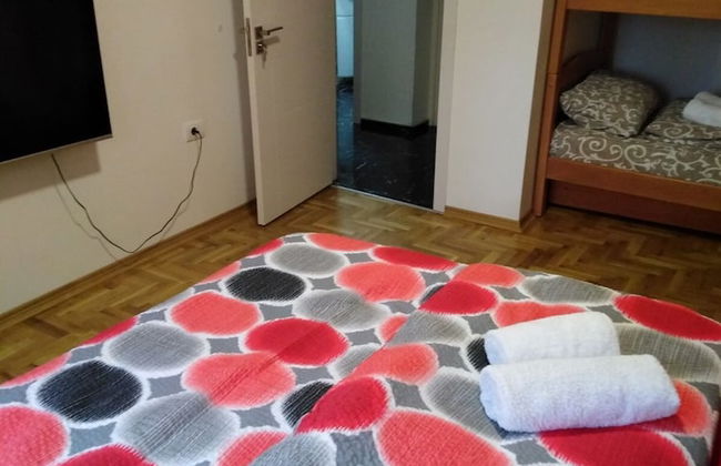 Lovely 2-bed Apartment in Novi Sad - Photo 3