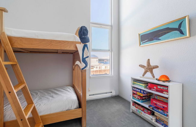 Beachcomber's Bliss by Avantstay Steps to the Beach Ocean Views - Photo 30