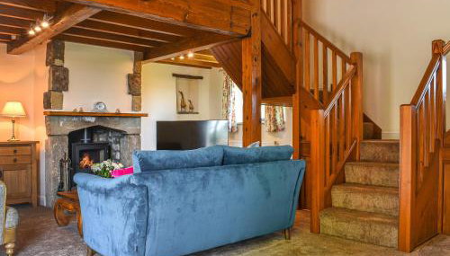 Ladycroft House - Photo 2