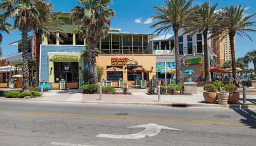 Expertly Decorated Family Home, Steps to Beach w/ a Private Heated Pool & Spa! - Foto 5