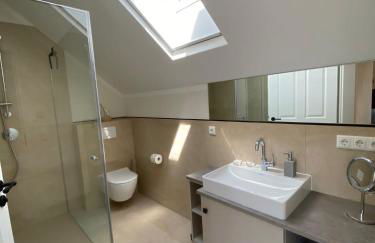 Gut Schwarz-n Hof Ferienwohnungen - Foto 61