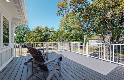 Lux Beach Home Lake Views Firepit - Foto 54