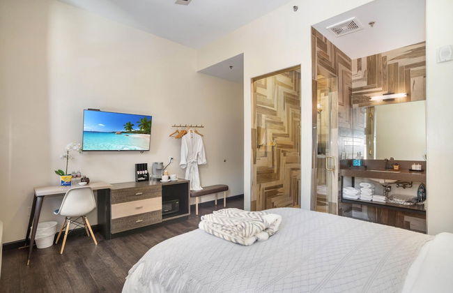 Cozy En Suite Studio - Photo 13