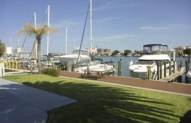 2 Bedroom Waterfront Pool Side! - Photo 73