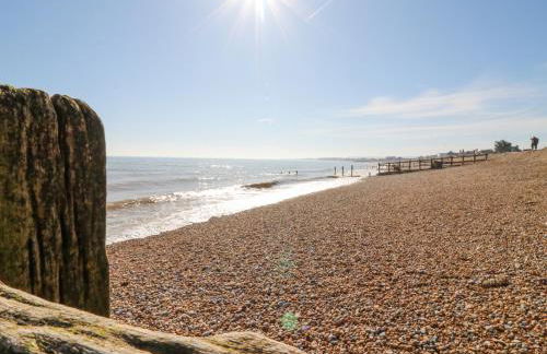Bucket and Spades- Right on the Beach - Foto 52