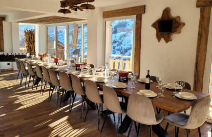 Chalet le Chantelevent for 24 Guests - Slope Views, Pool & Jacuzzi - Foto 5