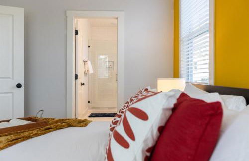 Birdsong Bungalow - Hot Tub, Game Room, Fire Pit - Foto 63