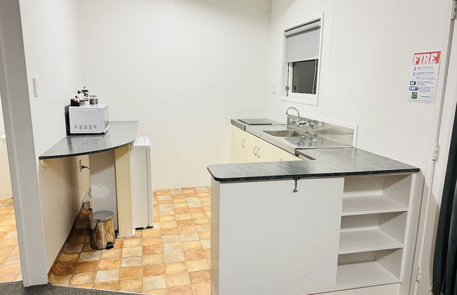 18th Avenue Thermal Motel - Photo 23