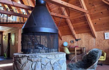 A-Frame with Carousel Fireplace - Foto 8