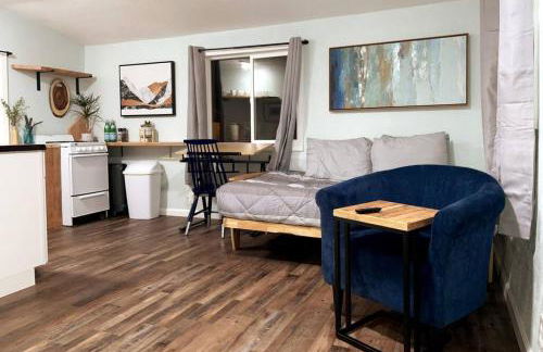 Cozy Little Cabin Slumber Village 3 - Photo 10