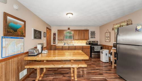 Lakefront Phelps Cabin with Boat Dock and Water Toys! - Foto 4