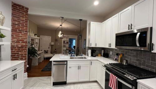 2 BR Totally Renovated and Chic - Foto 2