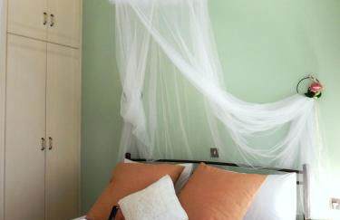 Portico Cozy Home - Photo 30