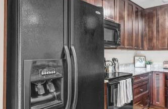 Modern, Insta-Worthy 2B Townhome in Walkable Springfield! - Photo 9