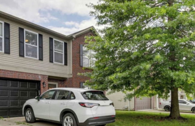 Spacious 4BR Home With Pool in Indianapolis - Foto 4