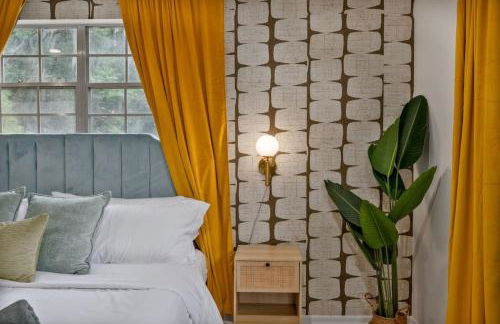 Sunny Lakeside Retreat with Pool and Firepit - Photo 23