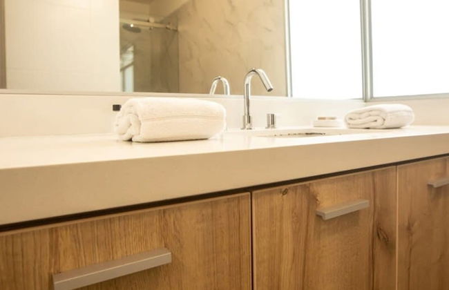 w Spotless 2BR With Balcony in Miraflores - Photo 24