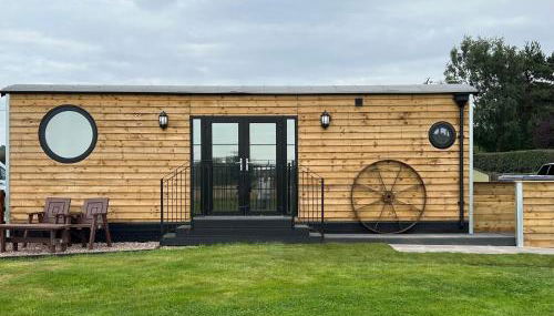 Ye Old Lambing Lodge - Spring Paddock - Photo 2