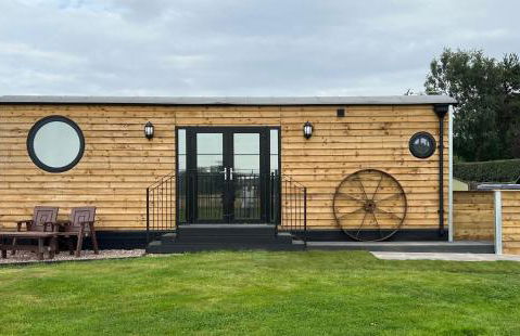 Ye Old Lambing Lodge - Spring Paddock - Photo 2