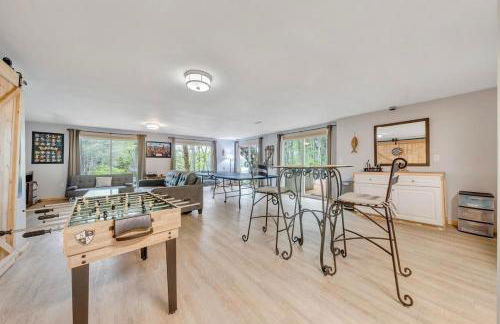 Treetop & Waterfront! Hot Tub, Kayaks, Game Room - Foto 32