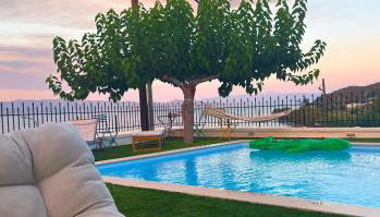 SESI Luxury Suites Seaside & Private Pool - Foto 1, sunbed, Garden view