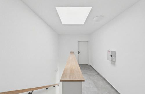 BAT Home Solutions Trierweiler - alles was ein Hotel nicht bietet - 5 Apartments 40 bis 120 qm für bis zu 29 Personen - 5-Raum-Apartment barrierefrei - 60 qm Balkon mit Blick bis Luxemburg - einzeln bis komplett buchbar - 3 Min zur A64 - Foto 69