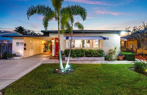 Coastal Harbor, King Bed, Pickleball Gear, Golf set, BBQ- 1 dollar rides to Beach, by Maven Vacation Rentals - Foto 34