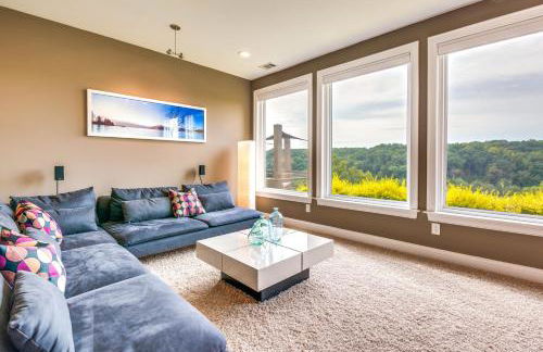 Modern Retreat with River View in Roswell! - Foto 4