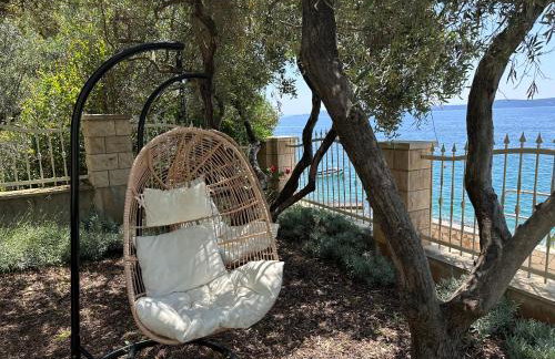 Luxury Seaside Villa with a classic Mediterranean Olive Garden, a fully equipped Professional Kitchen, Pool, Sauna, Padle Boards and Canoe - Miolin Beach House - Photo 61