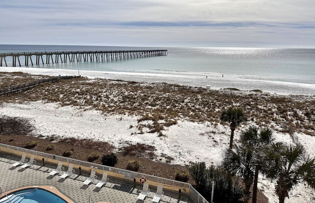 Sea Salt Villa 3 Bedroom Condo by RedAwning - Photo 27