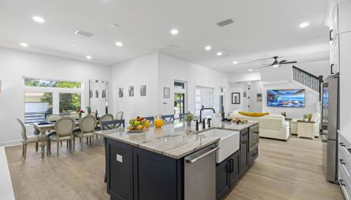 2 Million Villa Heated Pool w Luxury Spa 6BR & 6BR Waterfront by Canal - Foto 3