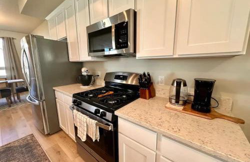 Newly Built Chic Utah Valley Gem l Theo - Foto 3