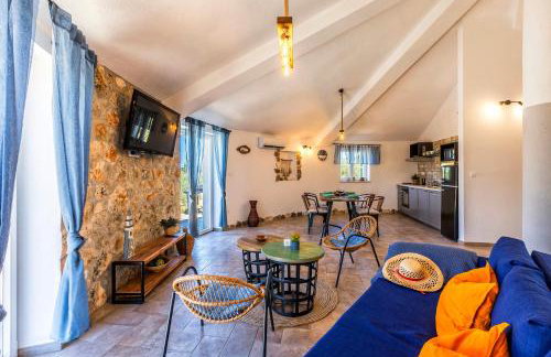 Island Getaway - Heritage House - Photo 13