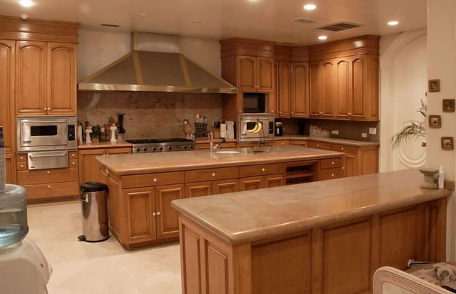 The Stradella Court Mansion - Photo 14