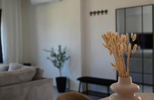 Unick Avra Luxury Living - Photo 9