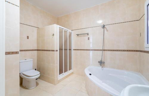 Chalet con vistas al mar y piscina - Foto 49