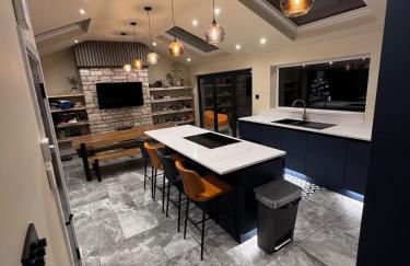 The Bungalow by The Garden Spa Stays, 4 bed, Sauna - Hot Tub - Ice Bath - Foto 7